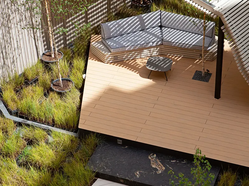 Sustainable Tarimatec composite deck with green-roof planting
