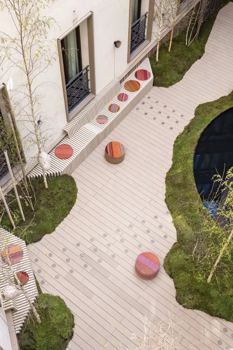 Aerial view of a Tarimatec composite deck courtyard in Canada