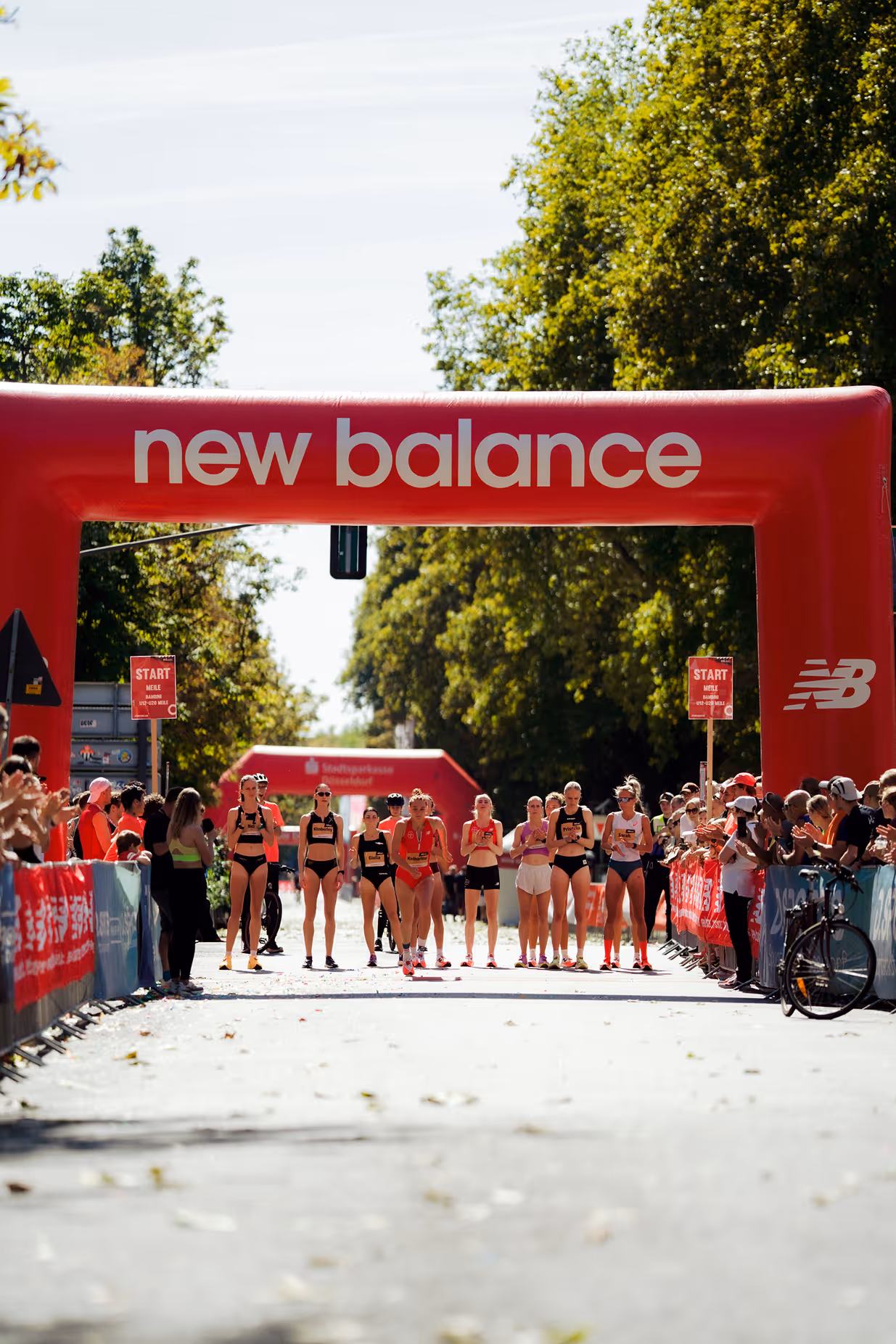 runners lining up for a race