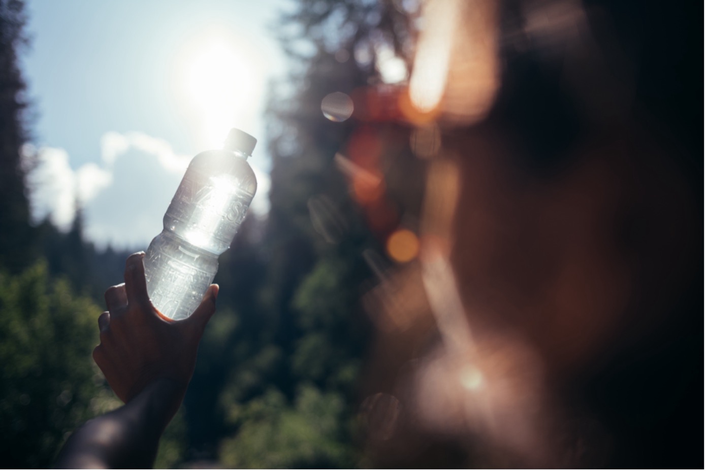 Valser Wasser setzt auf 100 % rPET und lädt zum mehrtägigen Influencer Retreat in Vals