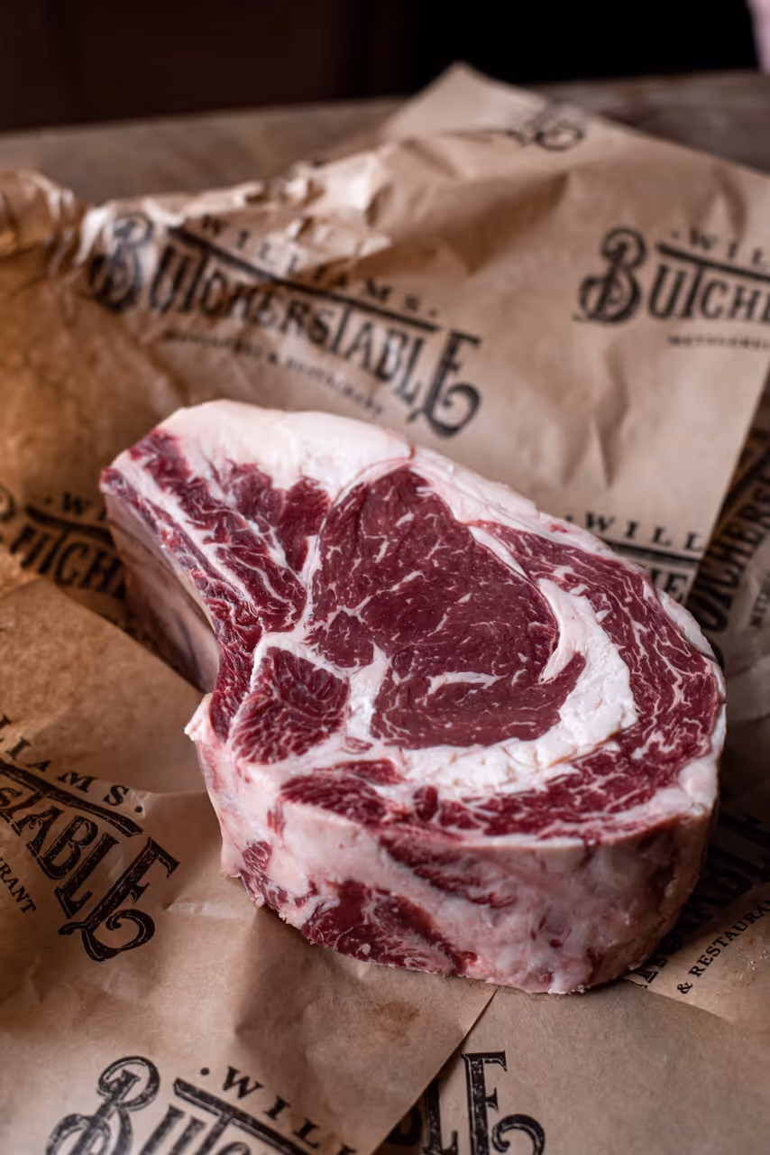 Cuts mit ausgeprägter Marmorierung – typisch für Williams ButchersTable