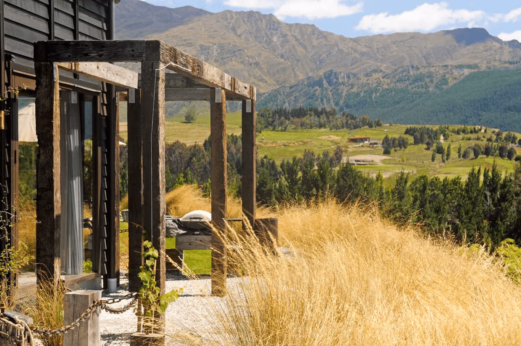 HawkRidge Chateu, Queenstown | Rustic hardwood Pergola