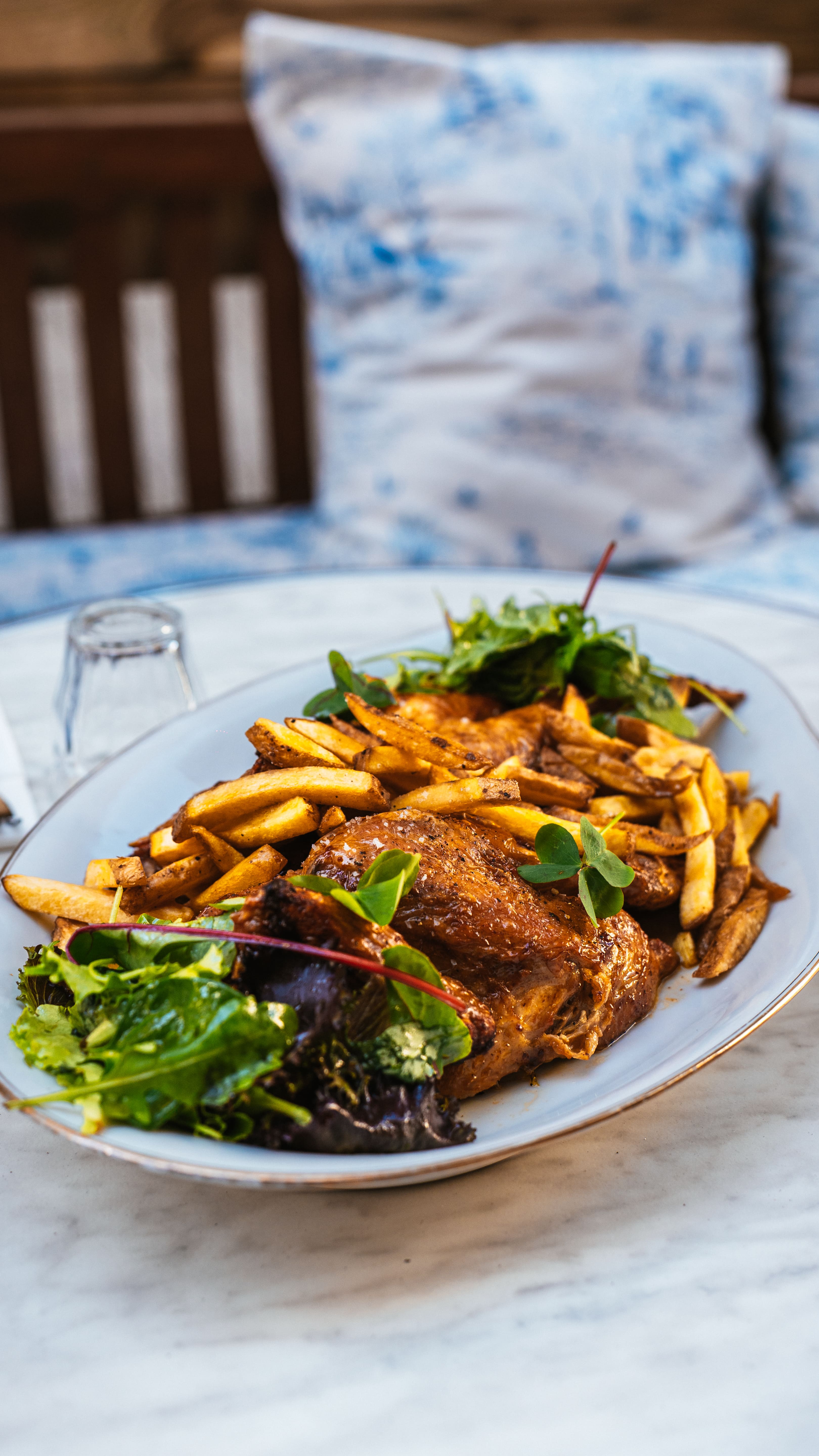 Poulet Label Rouge rôti et frites maison, la formule du dimanche chez Annette à Marseille