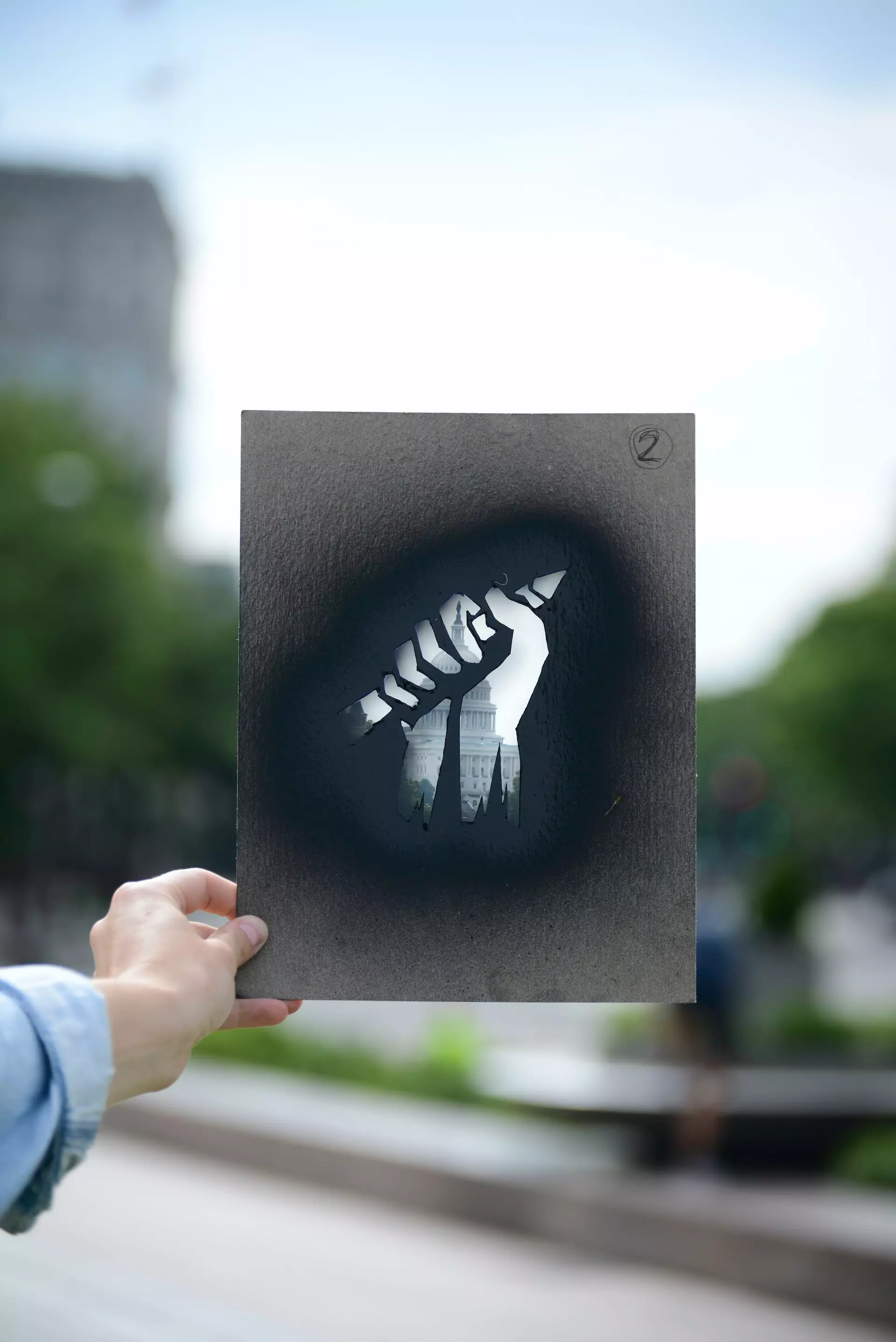 painting-of-hand-and-pen