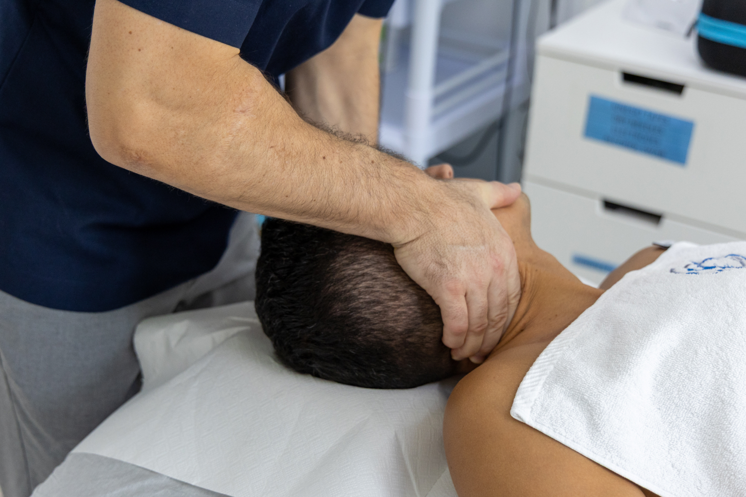 Physiotherapy vs. Chiropractor Understanding the Difference