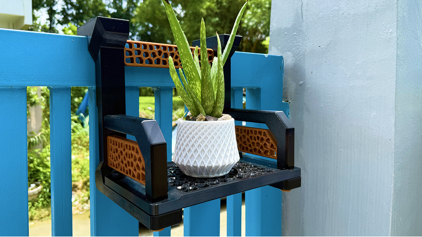 3D-Printed Outdoor Plant Shelves