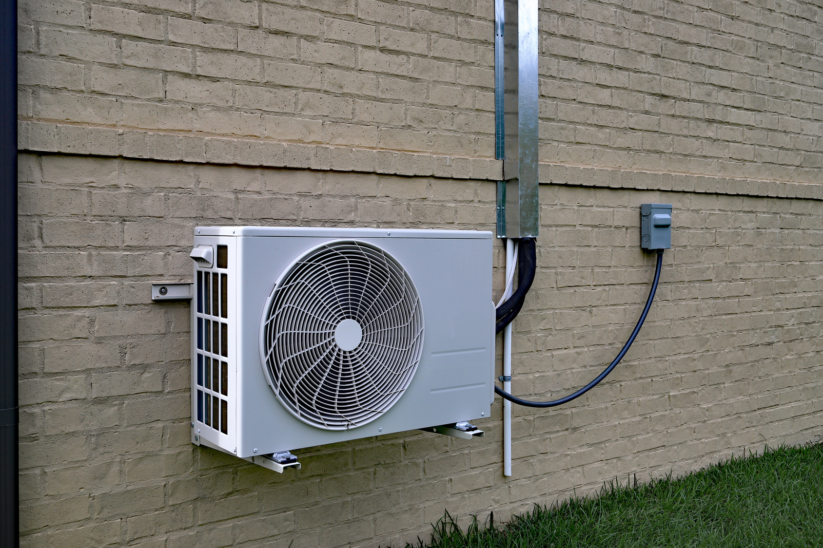 5 Reasons To Consider A Ductless Heating & Cooling System Today