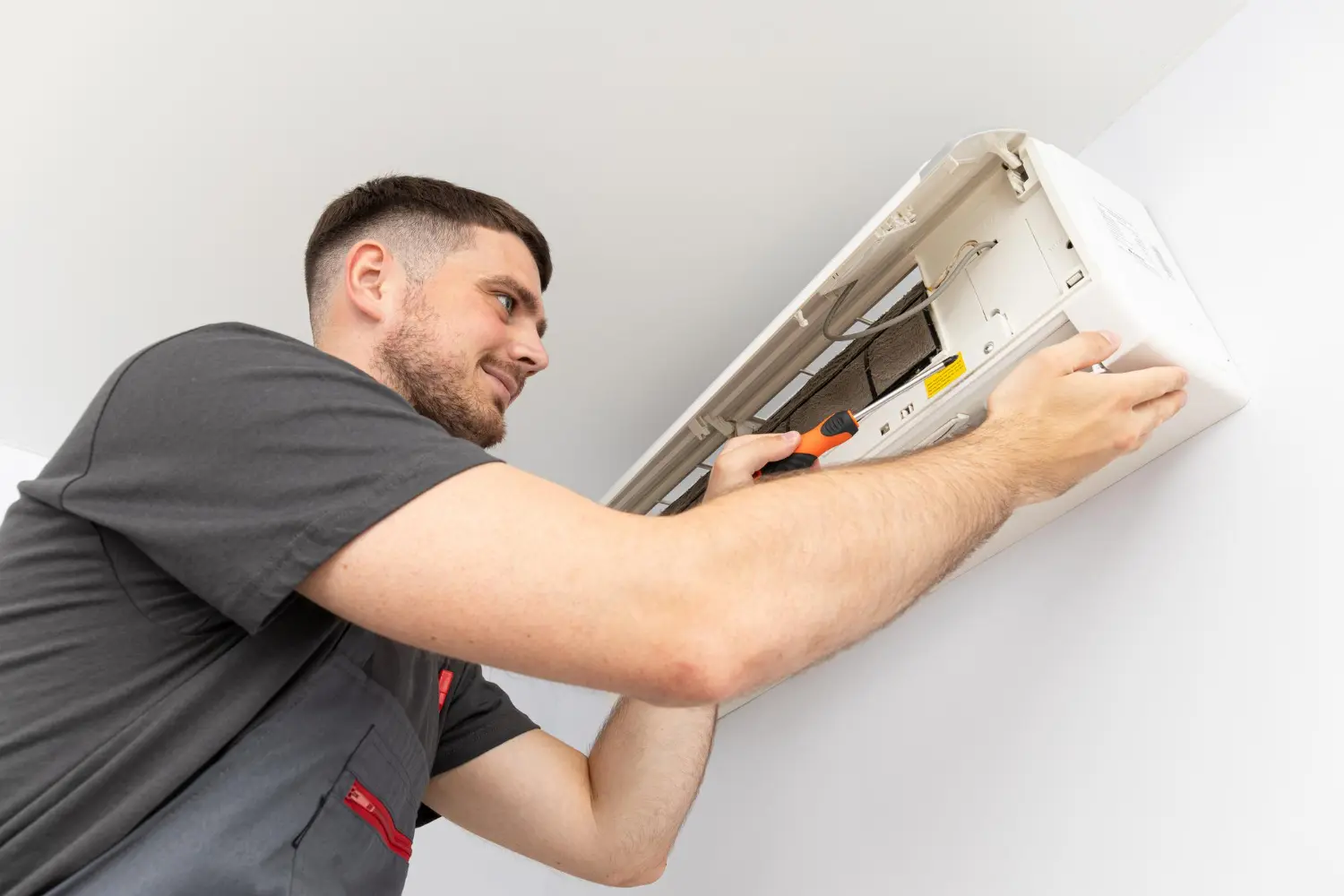 Solutions for a Musty Smell Coming from Your AC in Glendale