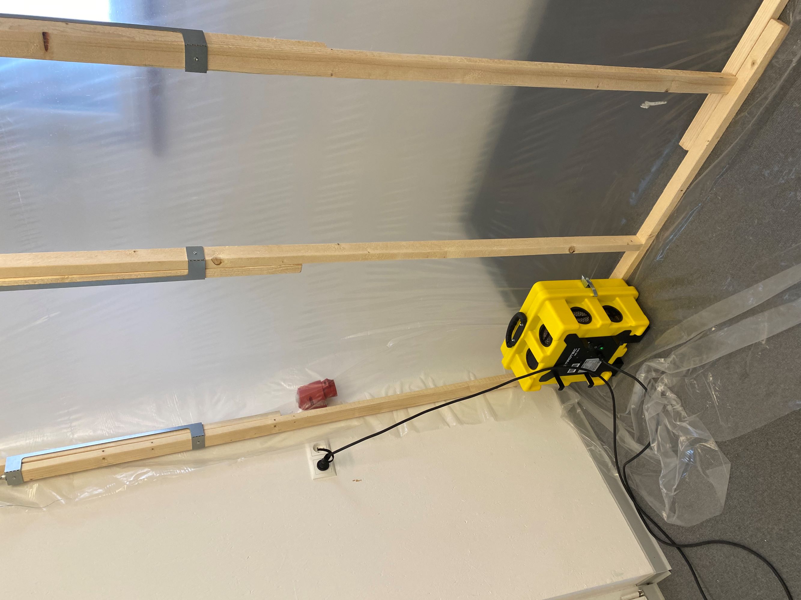 image of cleaning team in action 3