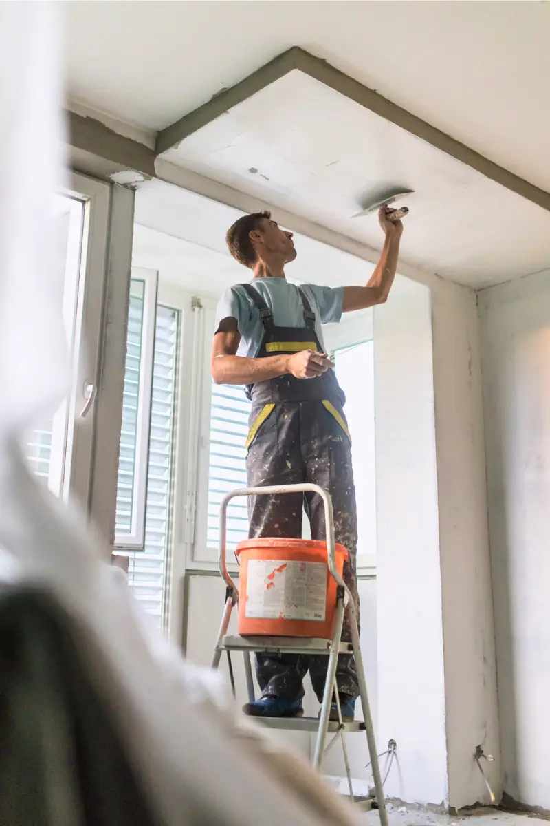 Kilpailuta remontit helposti, kuten seinän maalaus