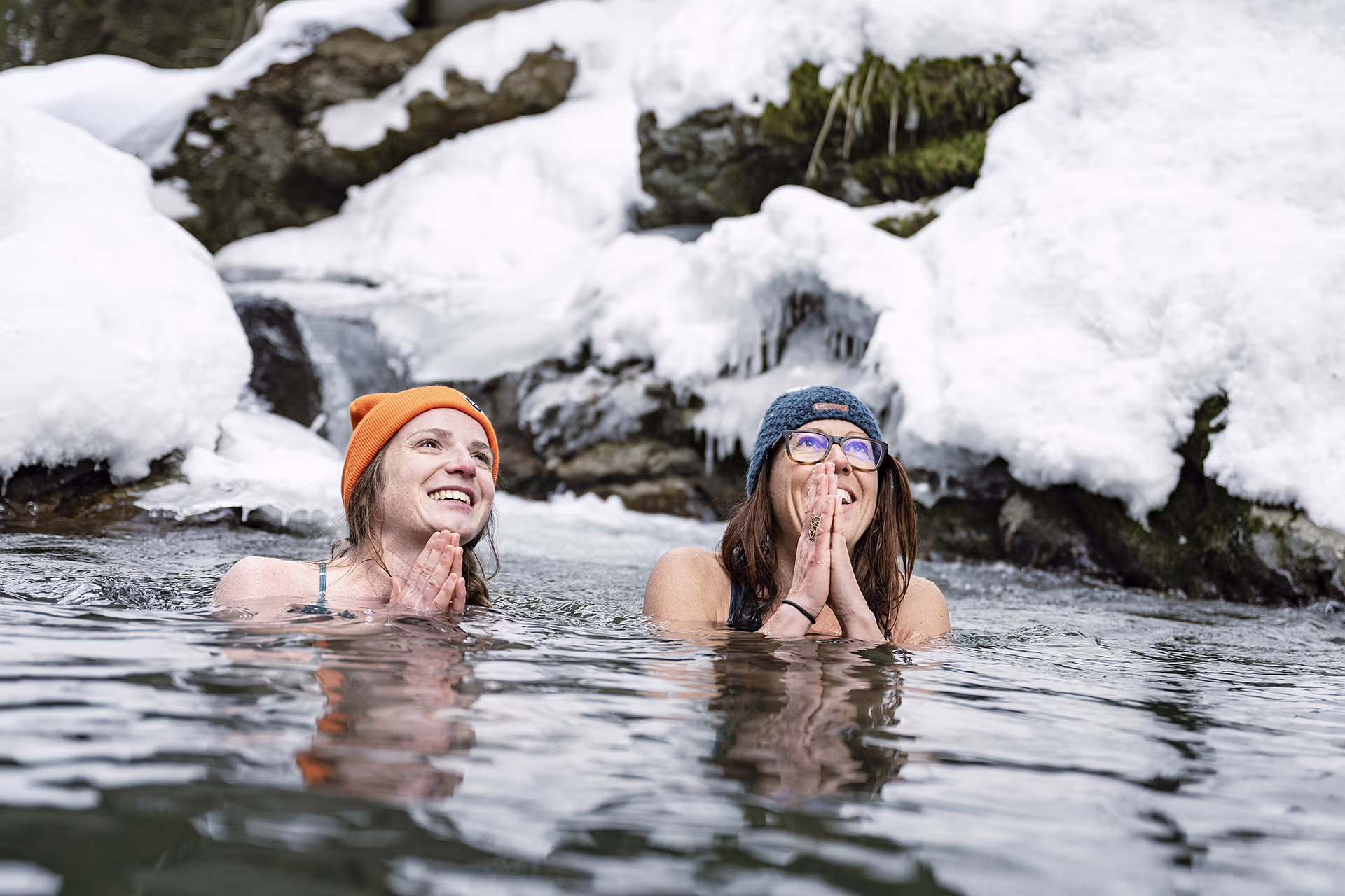 Yoga, Toumo, Amis, Loisirs