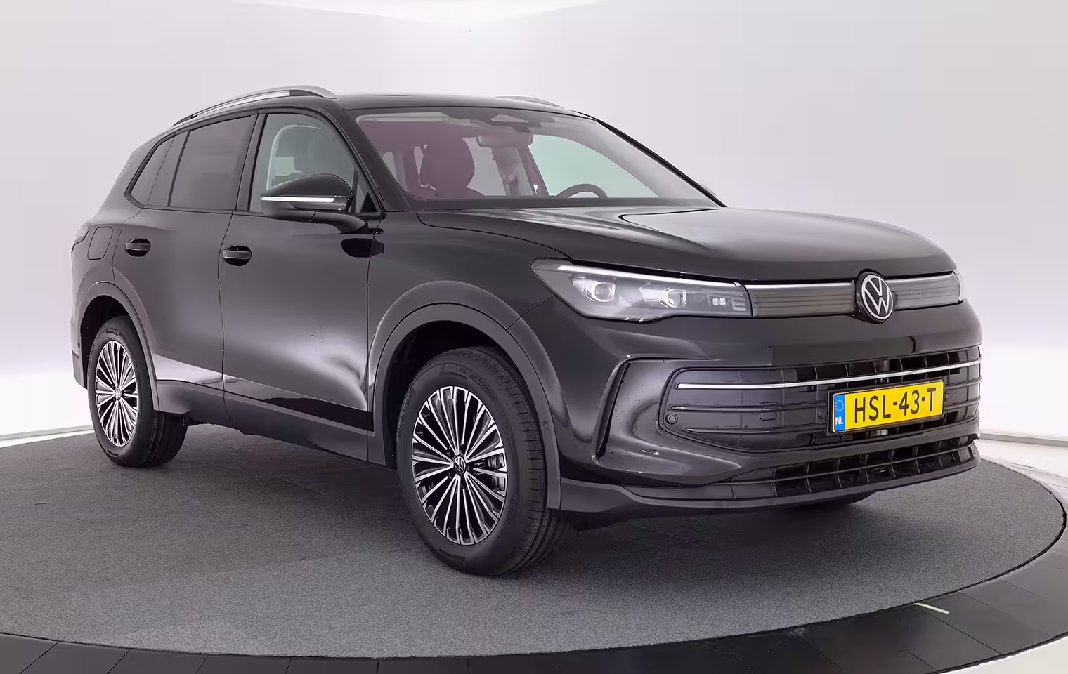Volkswagen New Tiguan schuinvoor