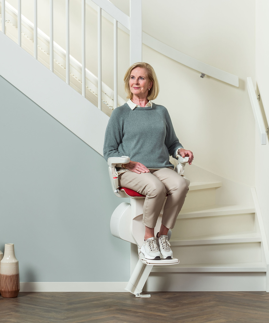 Elderly woman on Otolift-Modul-Air Smart