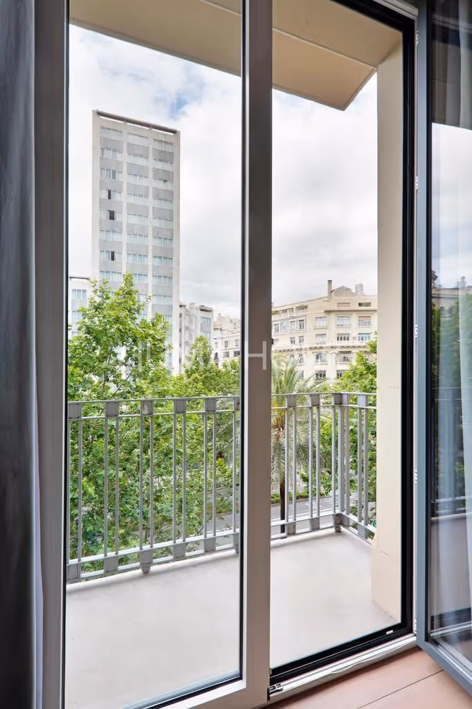 Apartment in Renovated Modernist Building