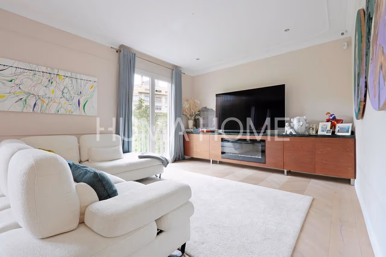 Apartment in Renovated Modernist Building