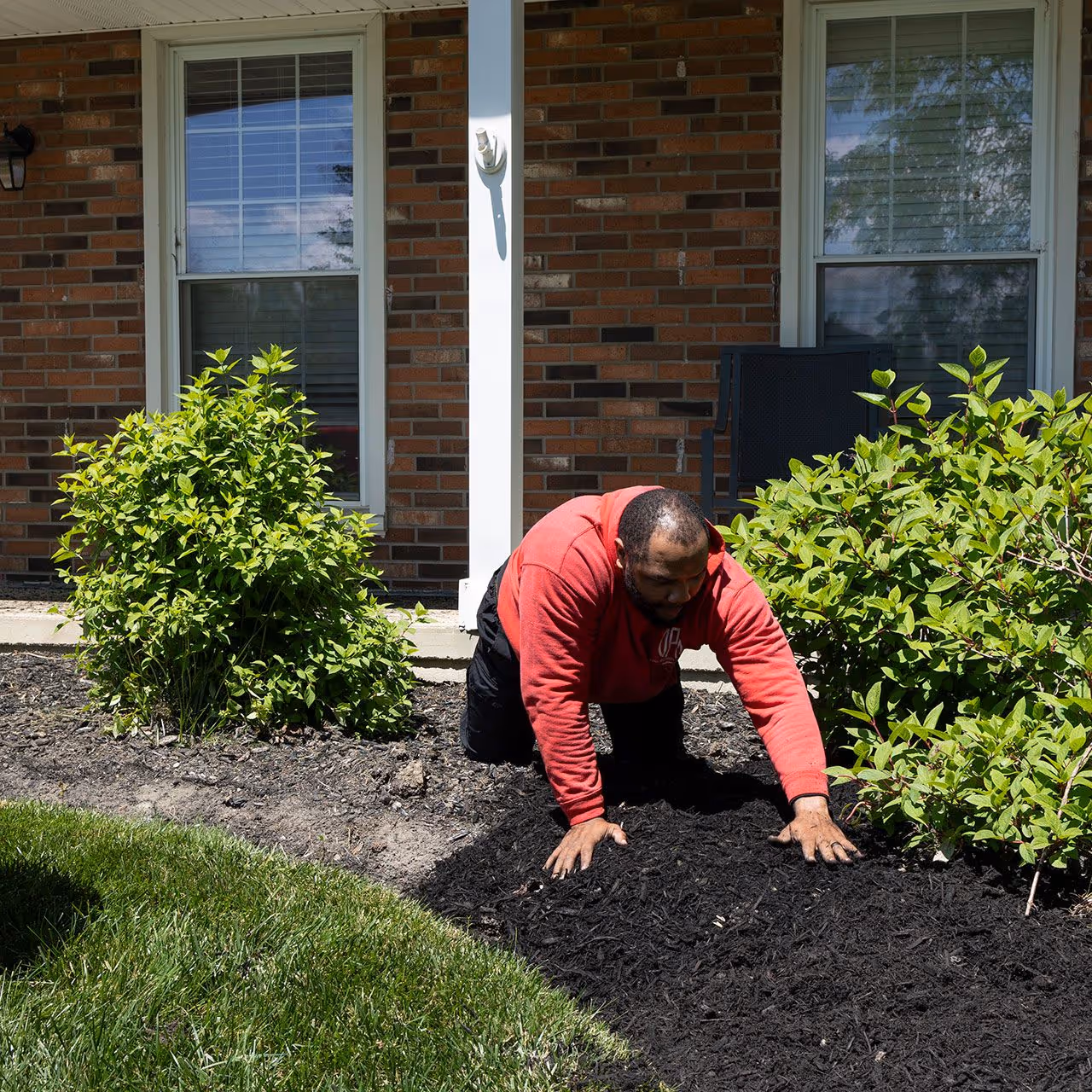 Landscape bed weeding and cleanup service Berkley Michigan