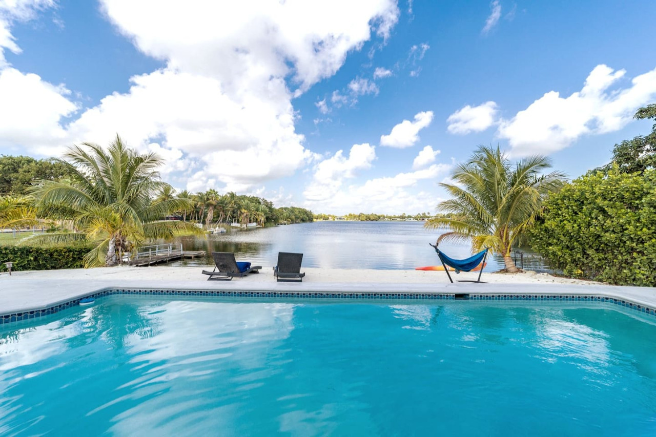 4-bedroom Miami waterfront home with pool – photo 1 of 5