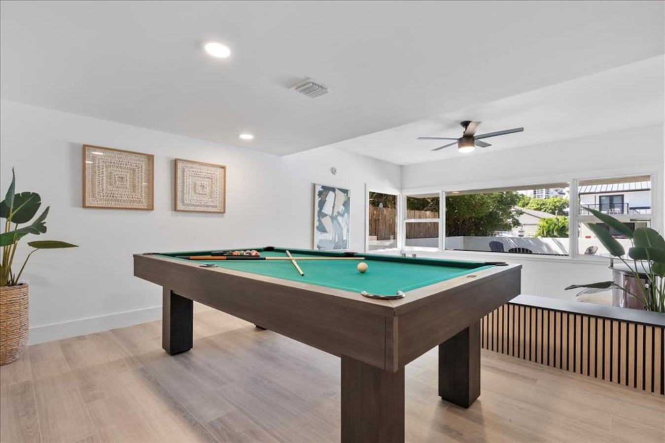Beach Paradise home with pool, mini-golf and pool table – photo 2 of 5