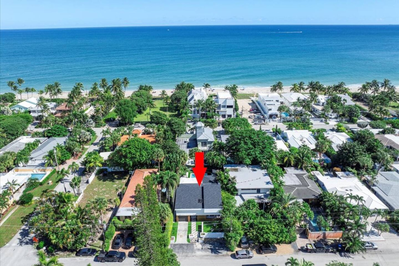 Beach Paradise home with pool, mini-golf and pool table – photo 1 of 5