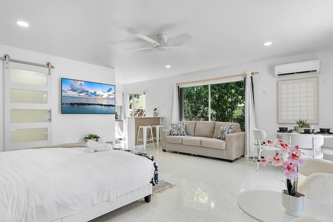 Beachside Apartment vacation rental – photo 8 of 10