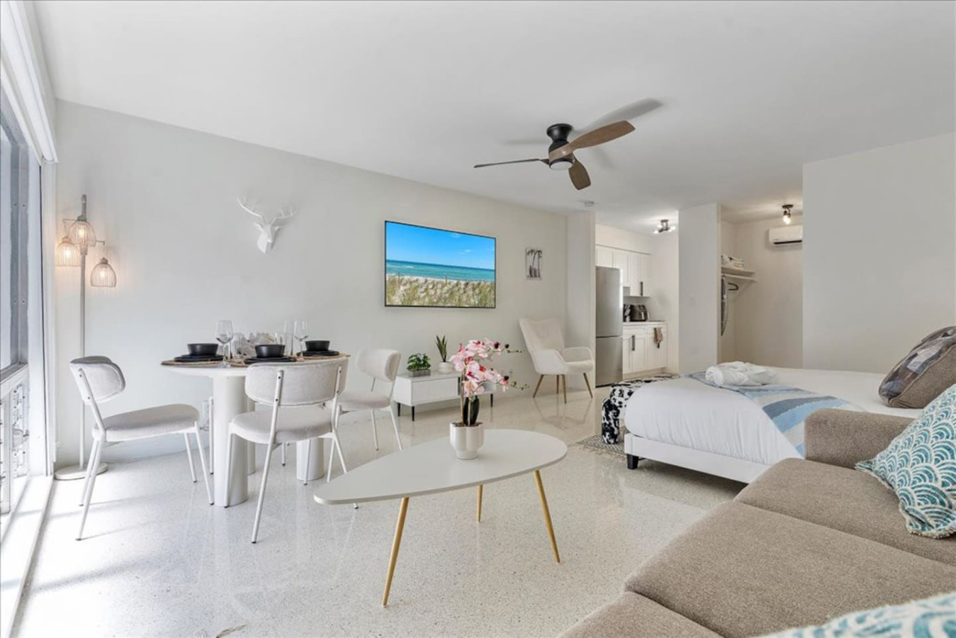 Beachside Studio vacation rental – photo 1 of 10