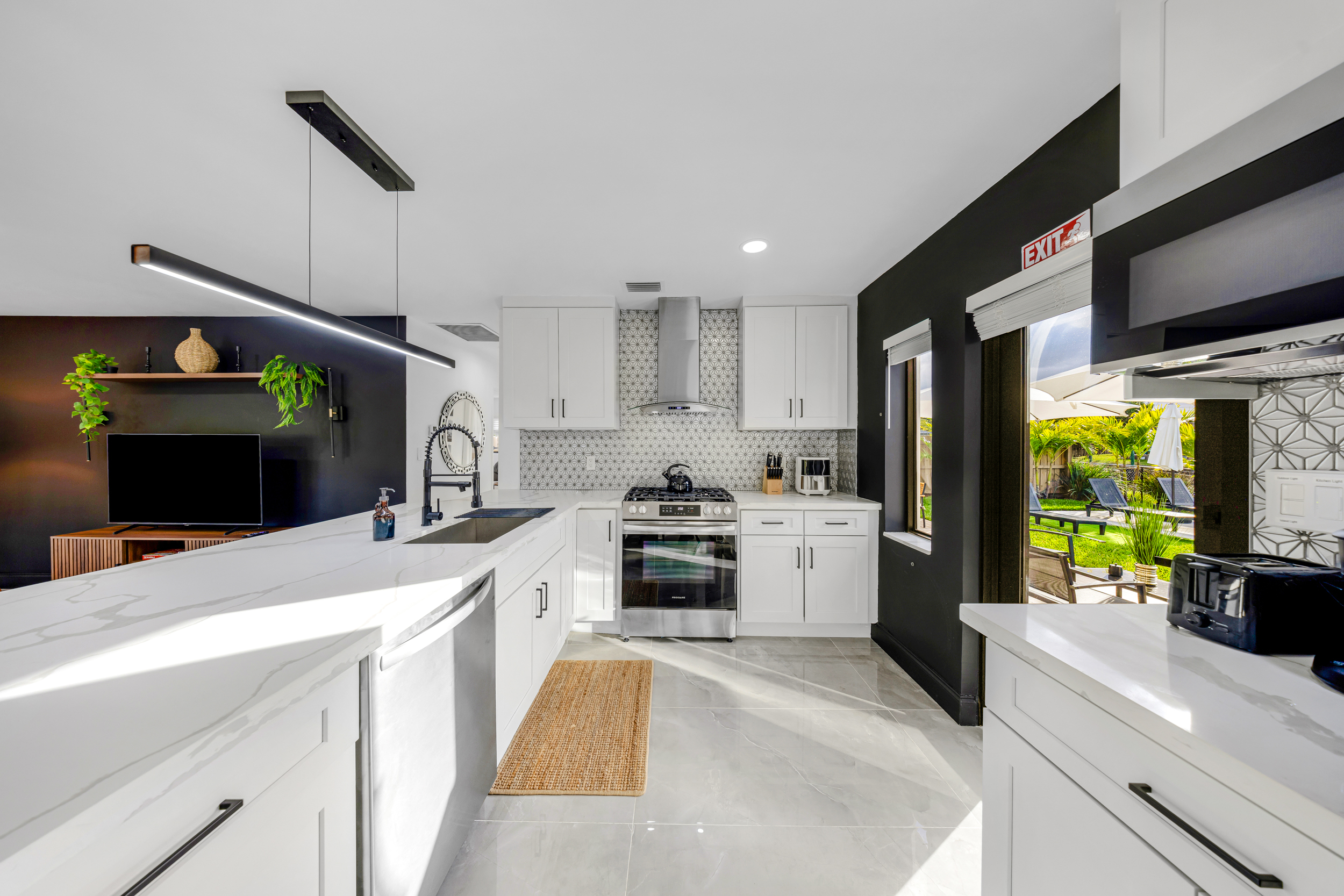 Villa Rami vacation home in Wilton Manors – photo 5 of 12