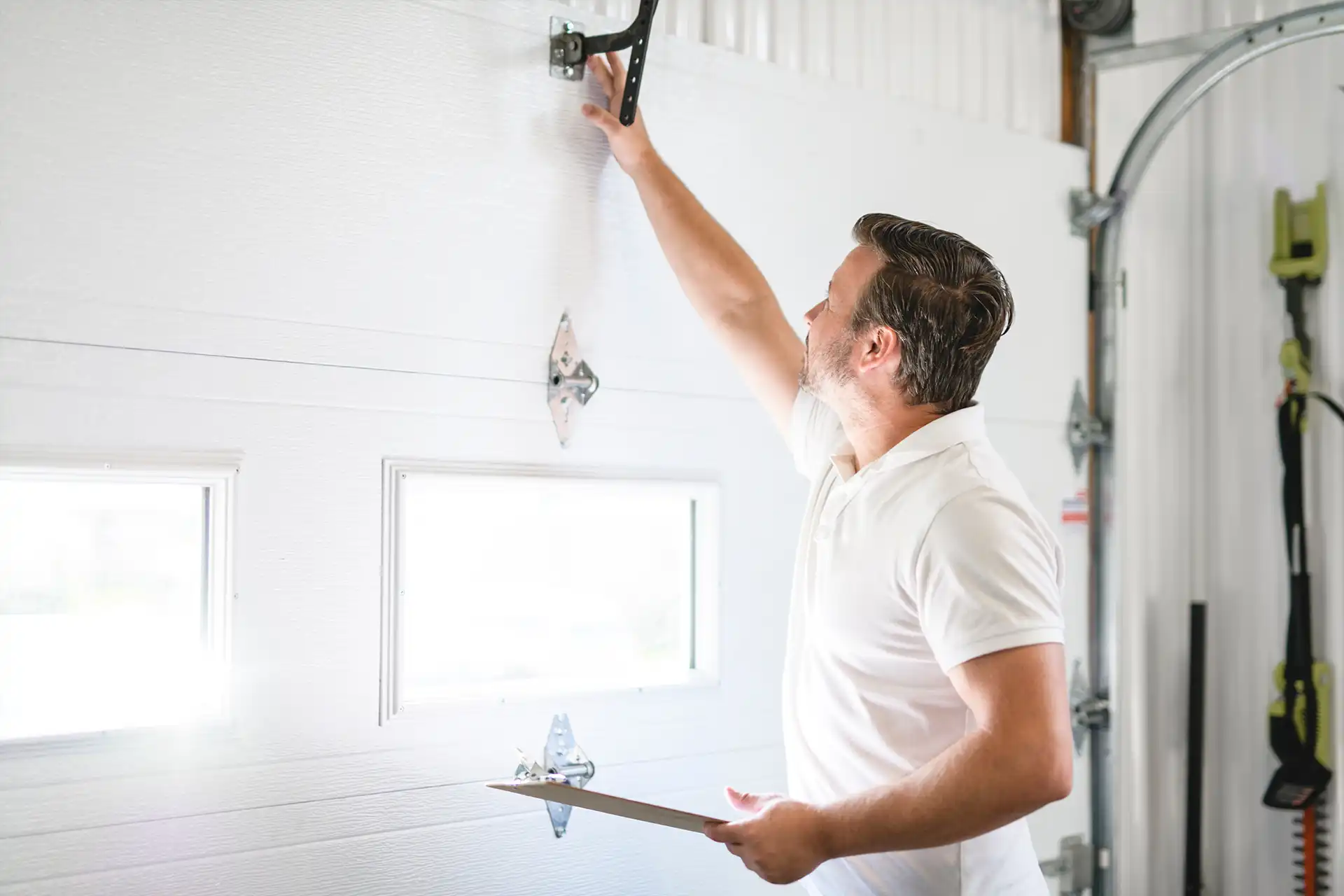 <subject>[background image] image of an industrial area (for a mobility and transportation)</subject>