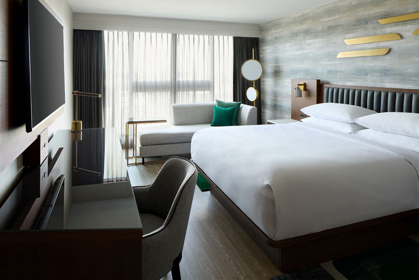 Ottawa Marriott Hotel king guest room