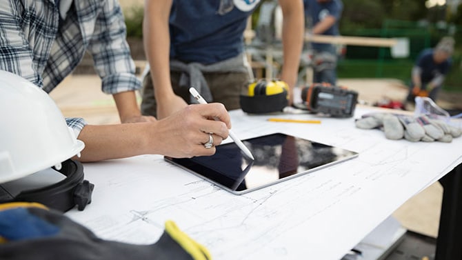 Istotne odstępstwa od projektu budowlanego w praktyce – granice zmian, projekt zamienny i odpowiedzialność