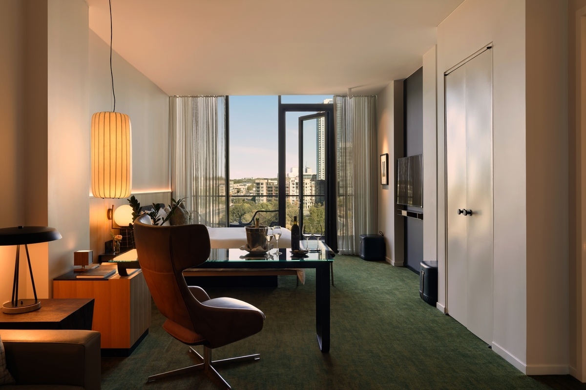 Lakeview Studio Balcony Suite