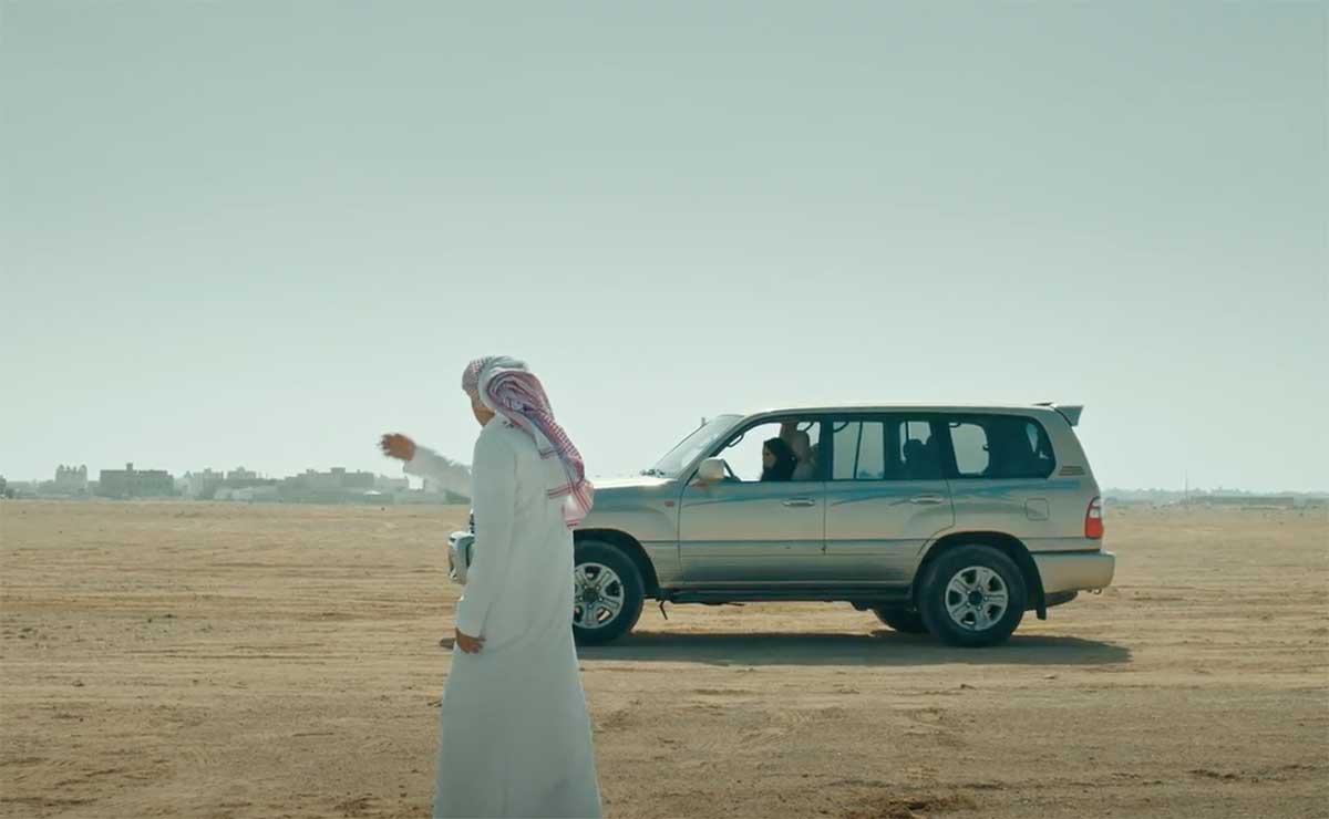 image of a detailed discussion on enrollment packages at a preschool