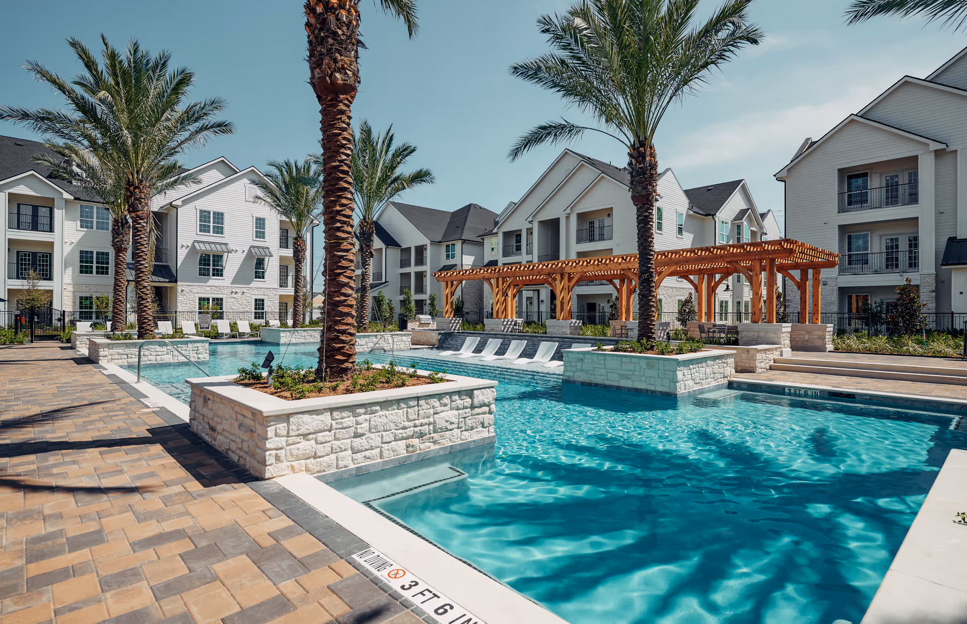 Swimming pool with canopy