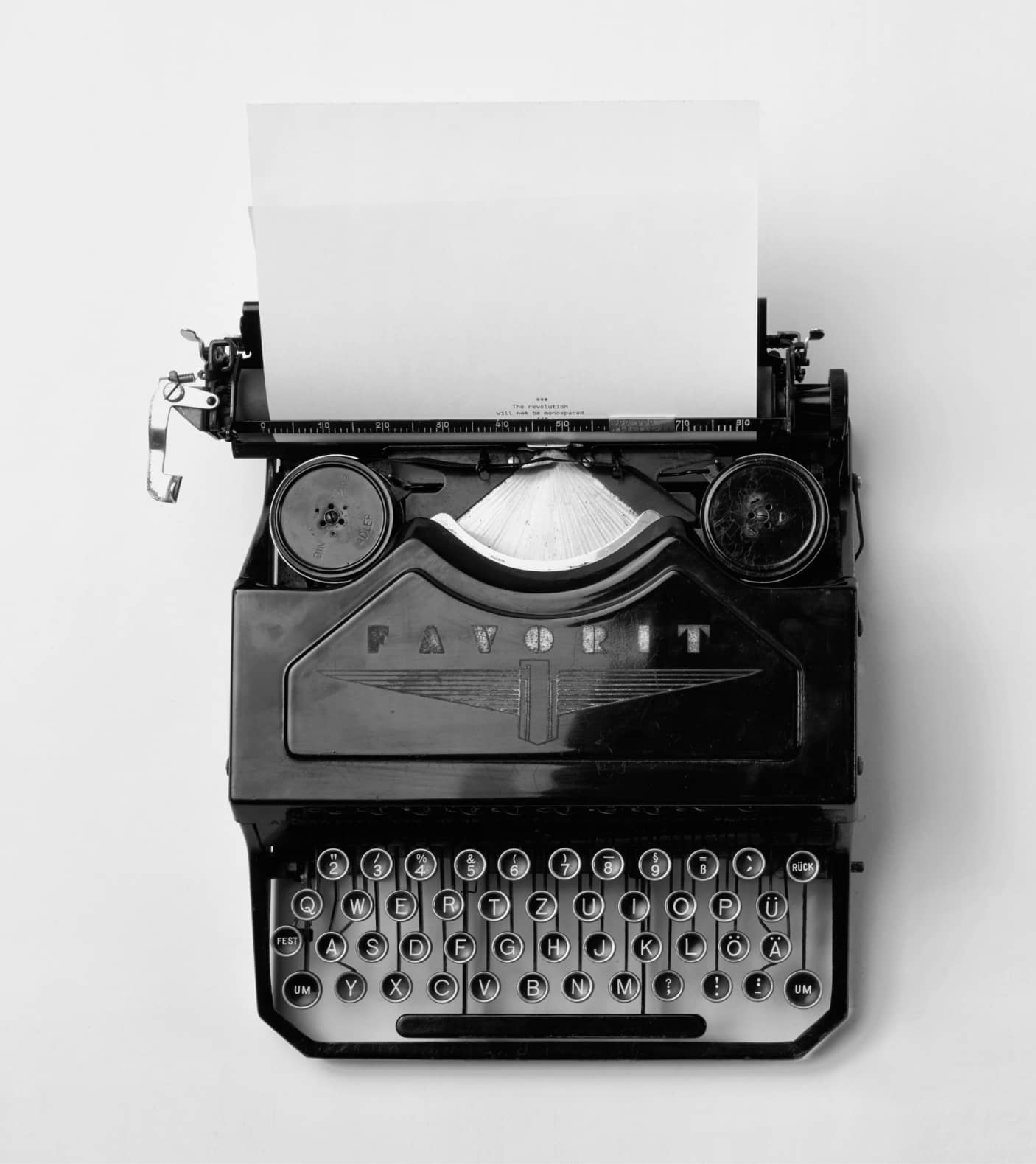 Typewriter Main Image Left - Writing X Webflow Template