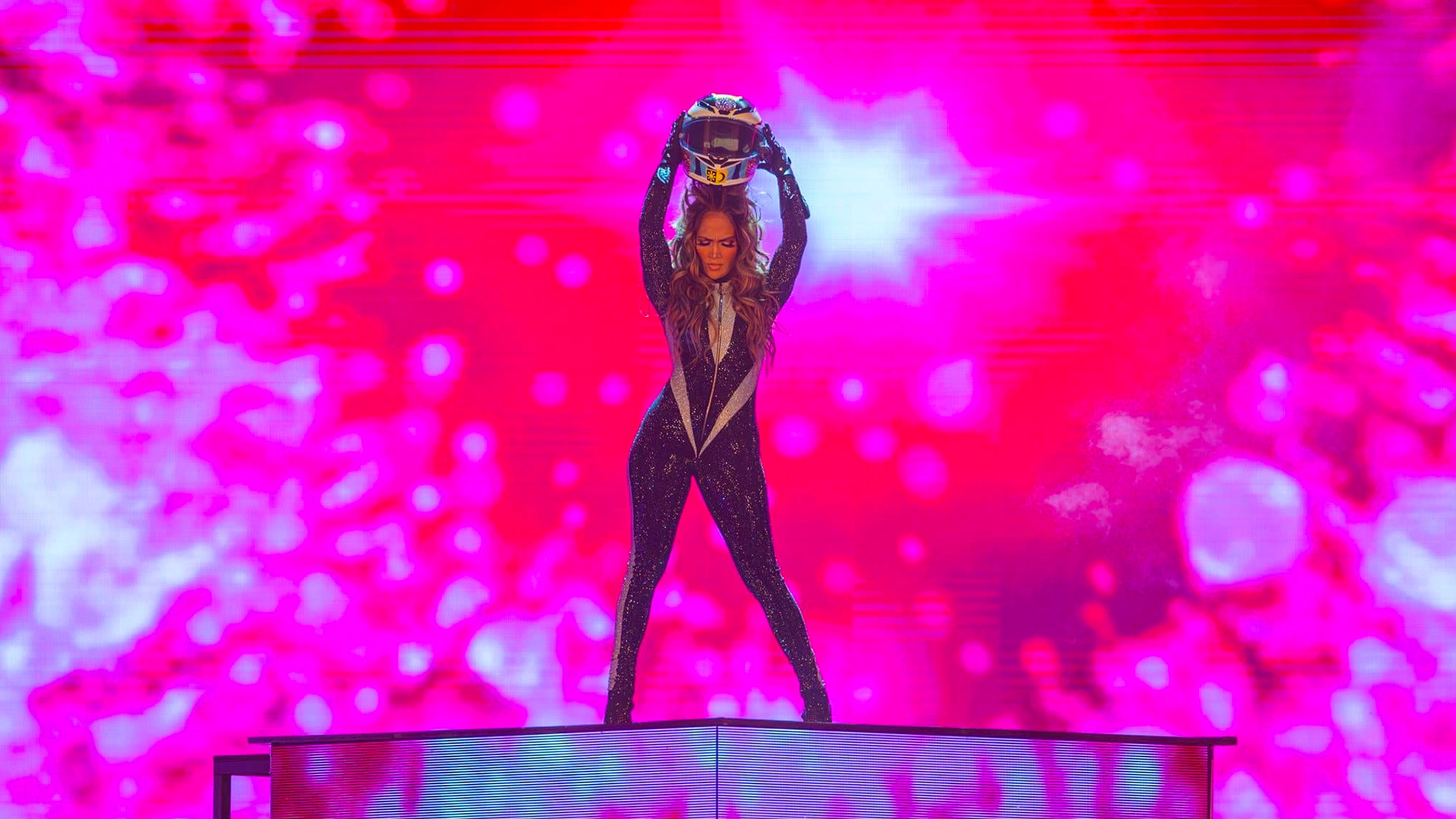 Jennifer Lopez, abertura internacional