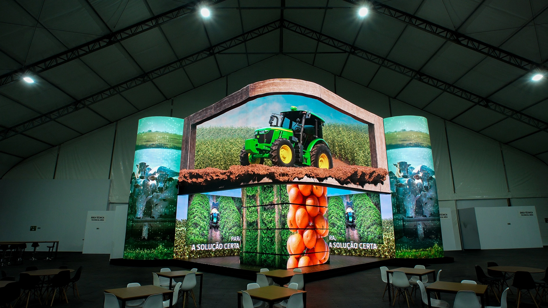 Casa John Deere - painel LED 3D