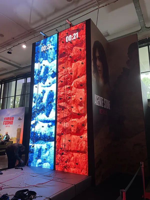 Netflix – Parede de Escalada Interativa