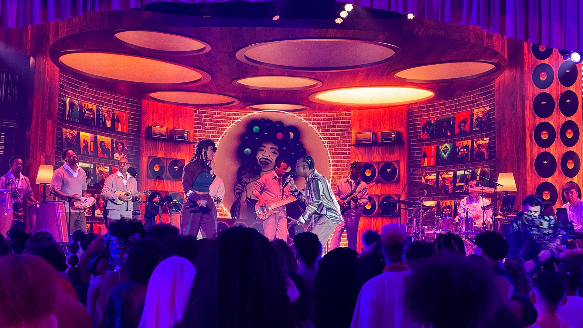 Thiaguinho – DVD Bem Black