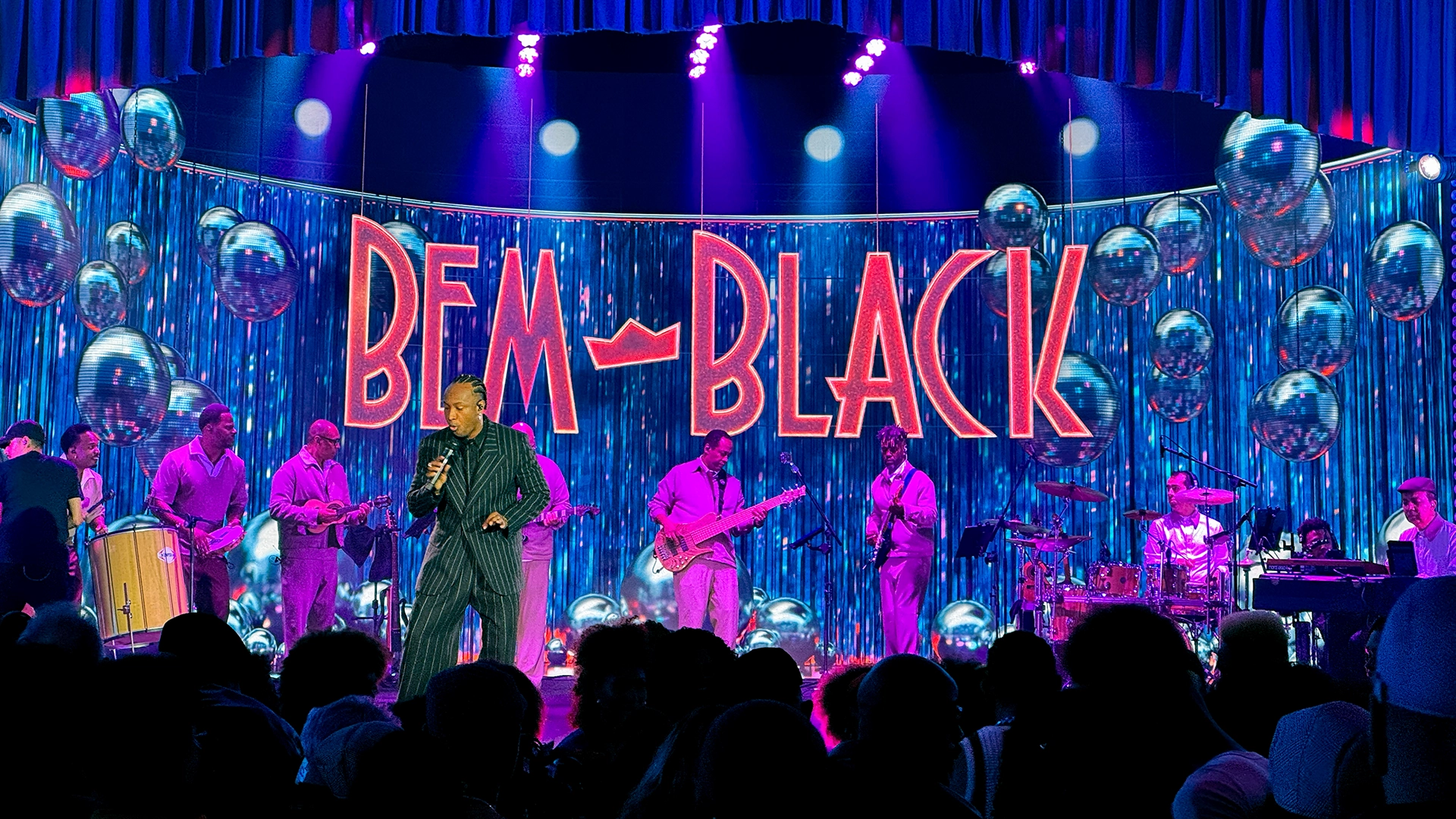 Thiaguinho – DVD Bem Black