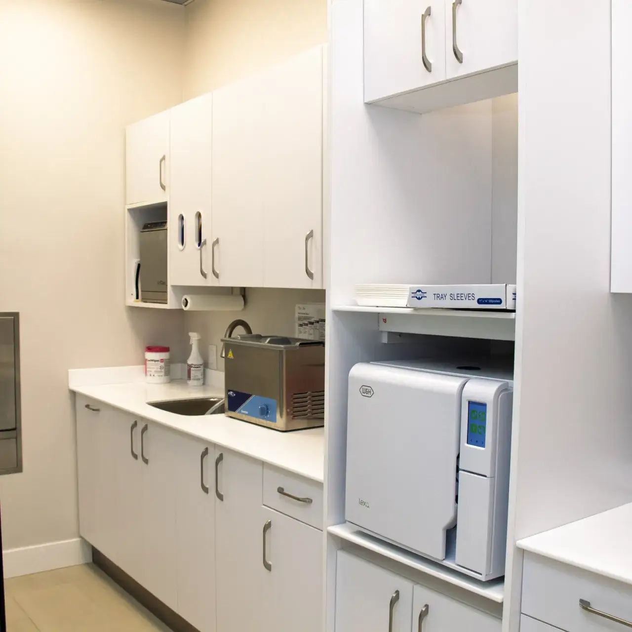 Dental Clinic Room of JW Family Dentistry in Burlington, ON