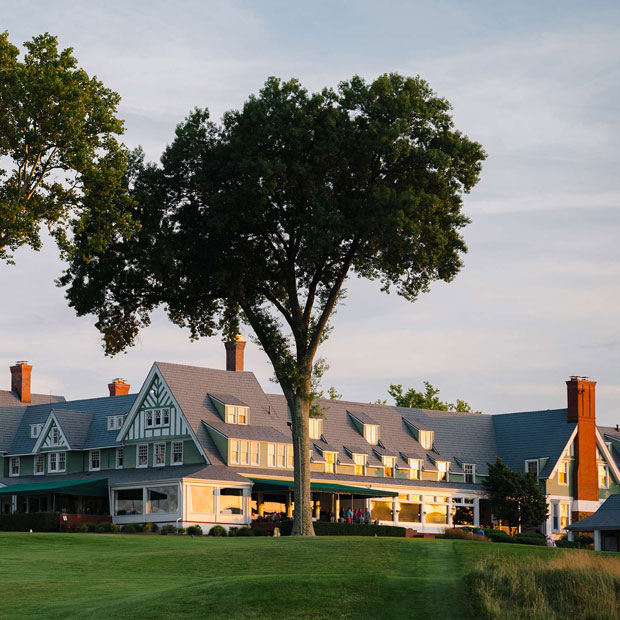 Oakmont clubhouse