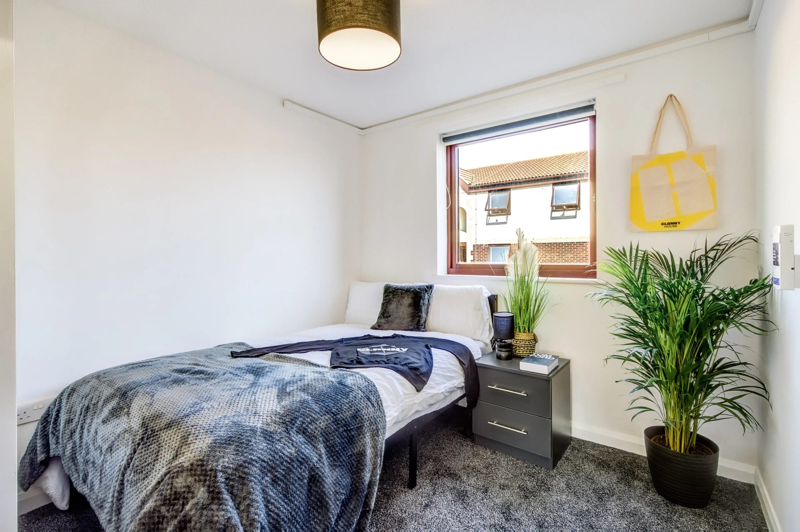Furnished room at Clanny House