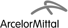 Schwarzes ArcelorMittal-Logo mit grauem Pfeil über dem Text.