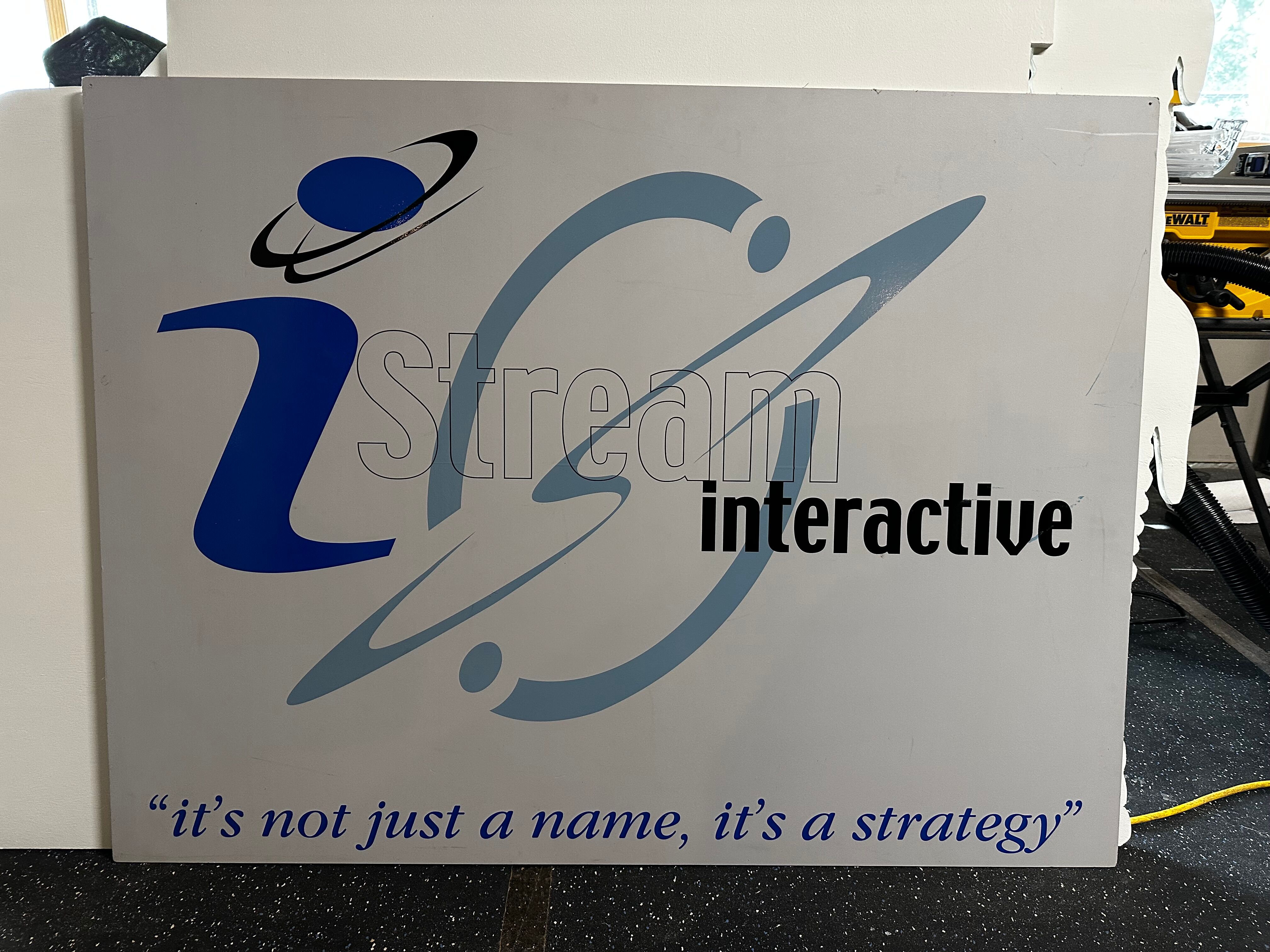 iStream Interactive logo