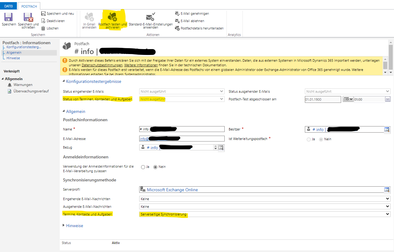 Screenshot der Postfach-Konfiguration in Dynamics 365. Wichtige Einstellungen sind gelb markiert: Die Synchronisierungsmethode für 'Termine, Kontakte und Aufgaben' ist auf 'Serverseitige Synchronisierung' gesetzt. Der 'Status von Terminen, Kontakten und Aufgaben' ist 'Nicht ausgeführt'. Der Button 'Postfach testen und aktivieren' ist ebenfalls hervorgehoben.