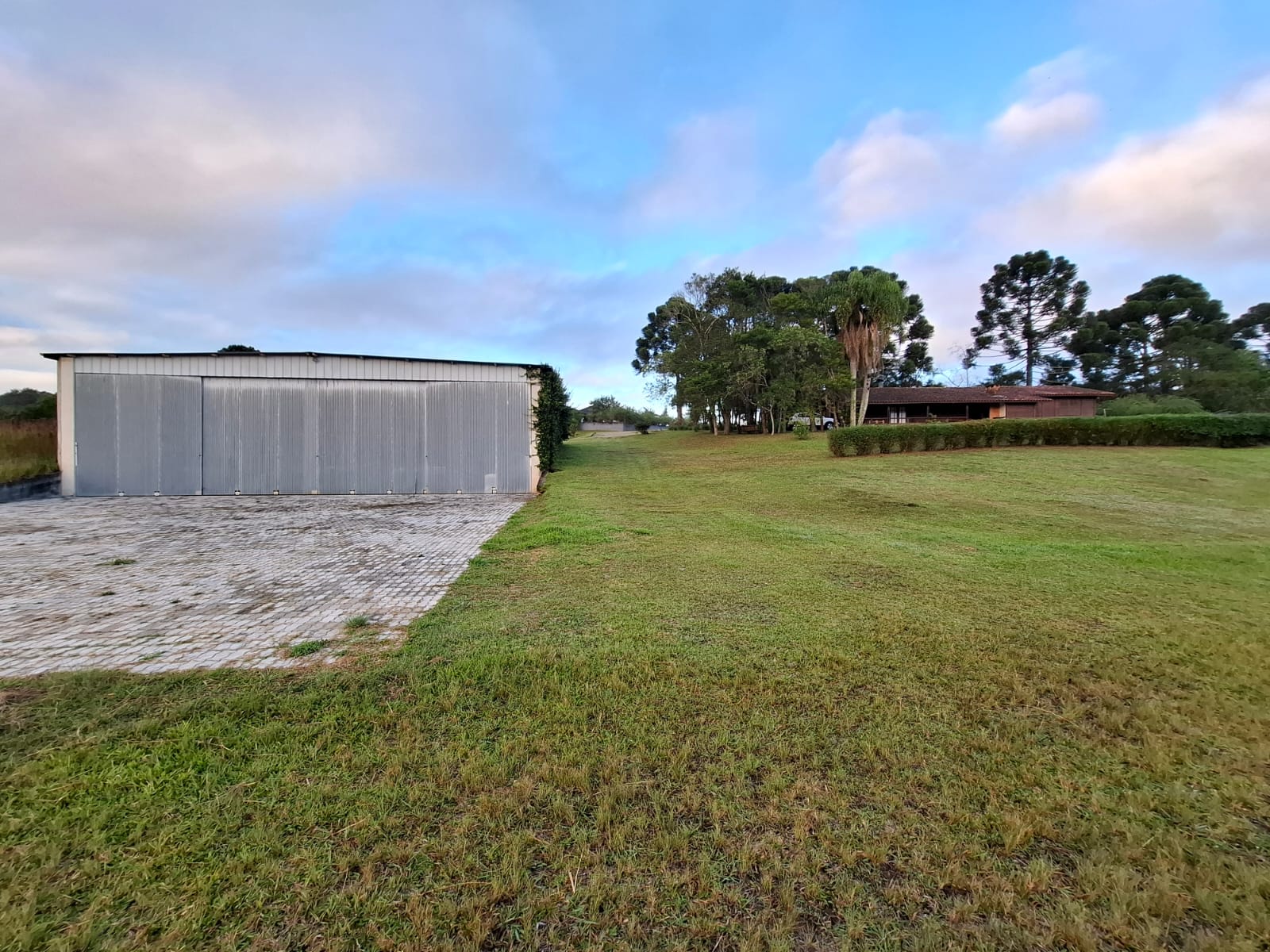 Chácara com hangar na Estância Teimoso