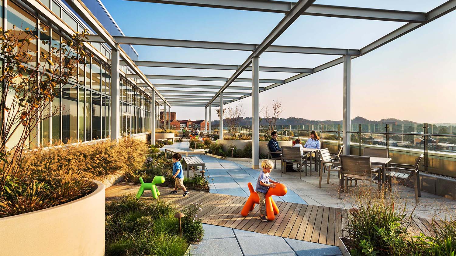 Outdoor area in the Children’s Hospital Surgery & Neonatal Intensive Care Unit Addition by Johnson Galyon