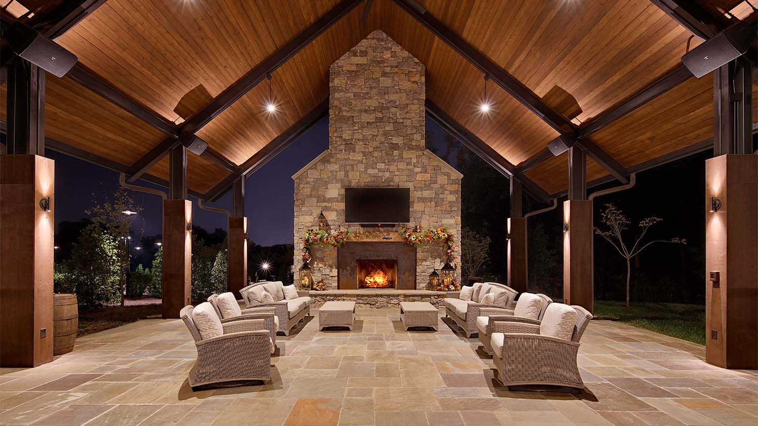Outdoor space at Clayton Lodge & Retreat by Johnson & Galyon