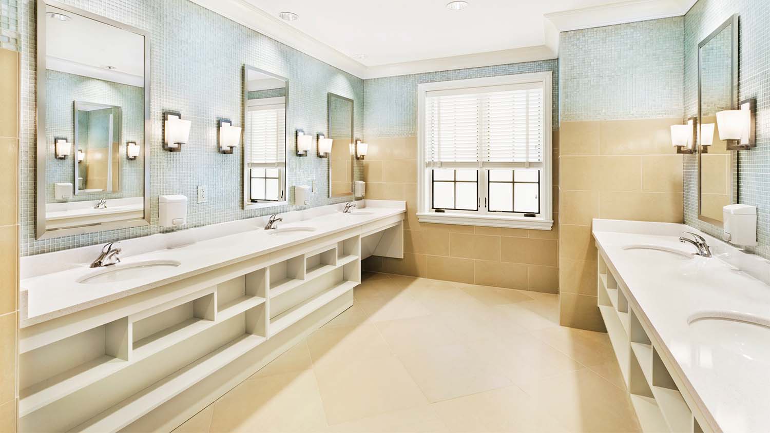 Bathroom in the University of Tennessee Delta Delta Delta House