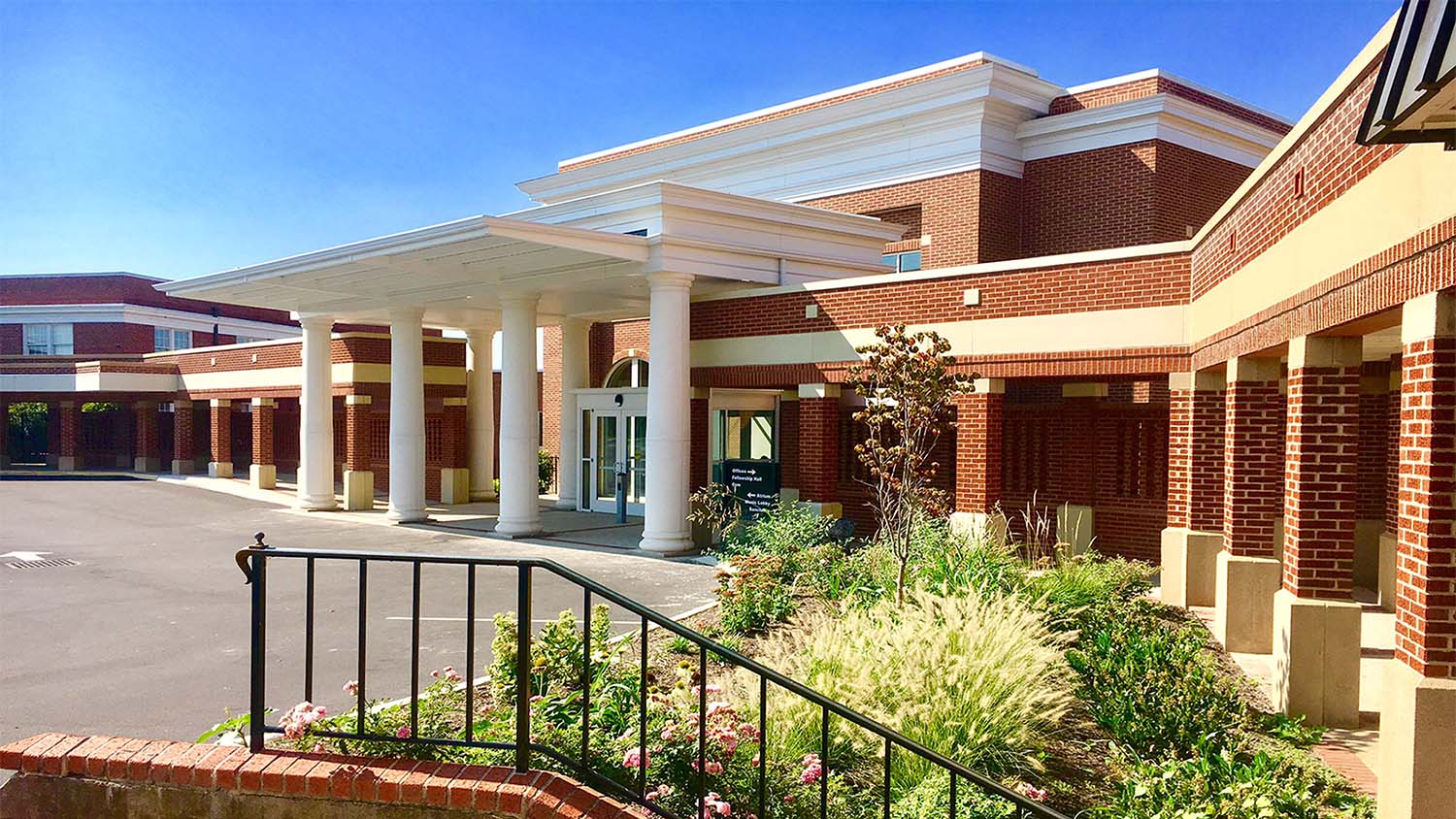Exterior view of First Baptist Church of Kingsport