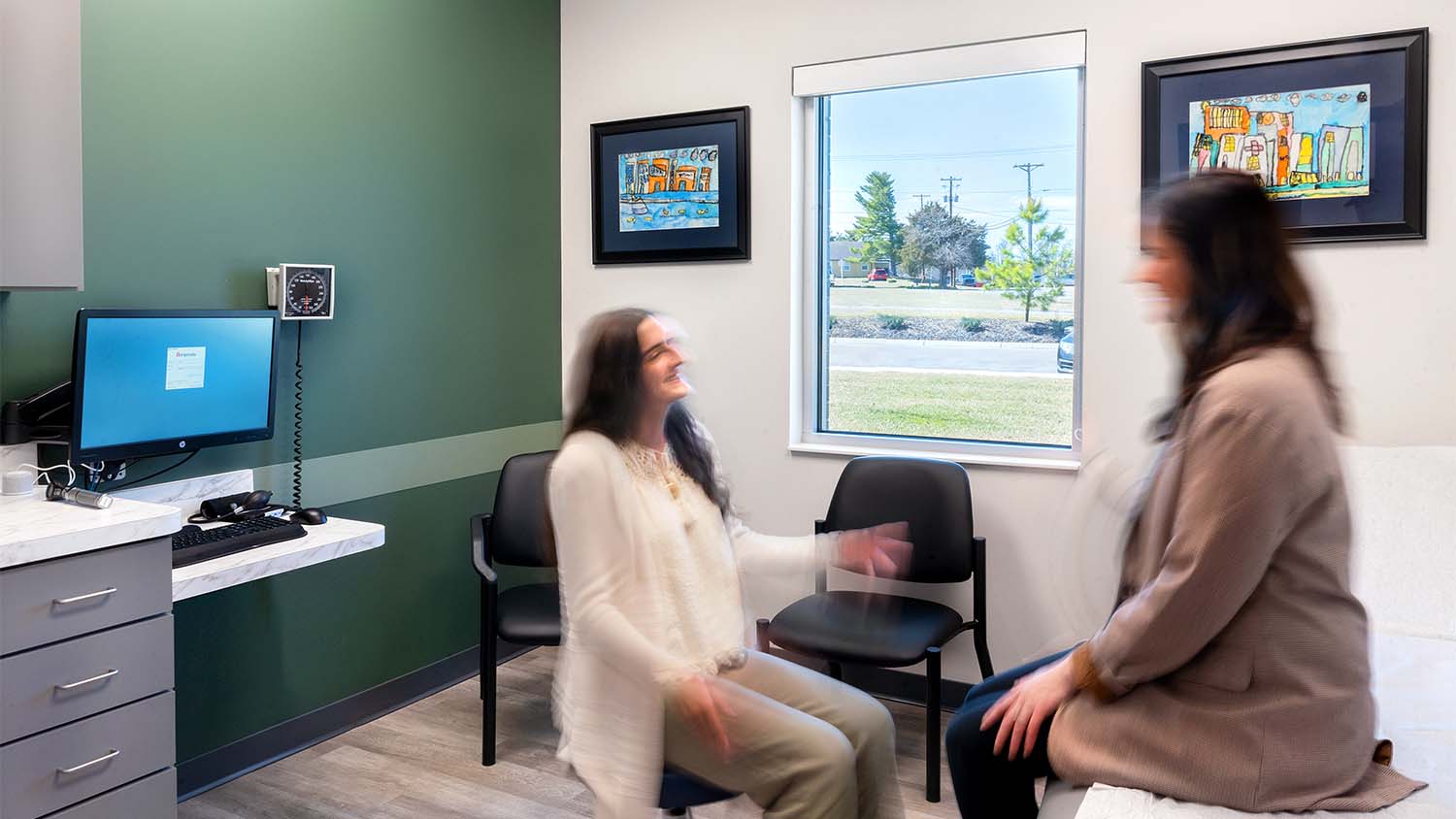 Patient room of the Summit Medical Oak Ridge Office Building by Johnson & Galyon